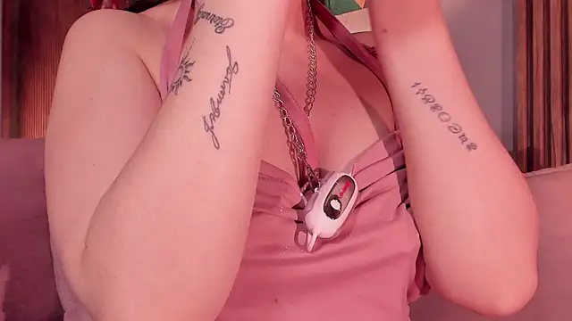 Snapshot of Eva_Macalliter chatting on July 2026 04:19:01 AM Eva Macalliter online show from July 2026 04:19:01 AM