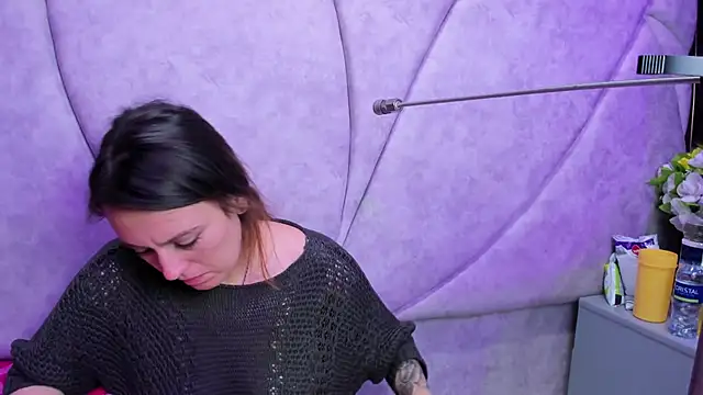 Snapshot of HornySlut69_ chatting on March 2026 01:44:01 PM HornySlut69 online show from March 2026 01:44:01 PM