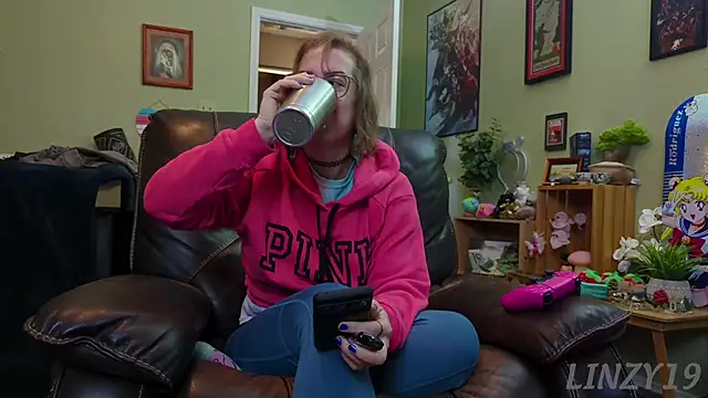 Snapshot of Linzy_19 chatting on January 2025 07:51:02 PM Linzy 19 online show from January 2025 07:51:02 PM