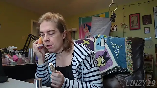 Snapshot of Linzy_19 chatting on March 2025 04:18:02 PM Linzy 19 online show from March 2025 04:18:02 PM