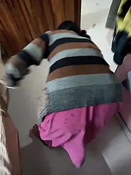 COUPLLE VILLAGE online show from November 2025 02:56:01 AM