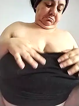 BustyBabyOfficial online show from November 2025 02:40:02 PM