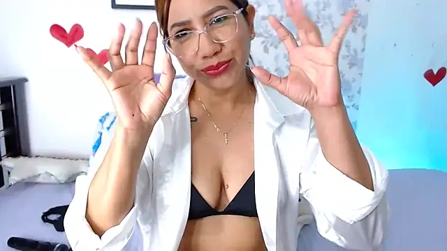 Snapshot of vanessa_cute1 chatting on February 2025 05:02:02 PM vanessa cute1 online show from February 2025 05:02:02 PM