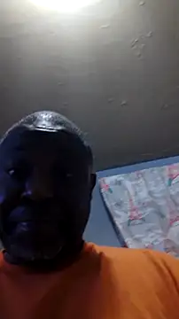 Snapshot of macnificent1fr chatting on September 2025 02:12:01 AM macnificent1fr online show from September 2025 02:12:01 AM