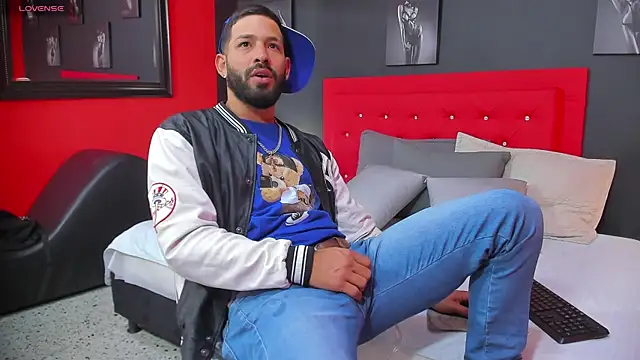 Thiagogomez online show from March 2025 12:37:02 PM