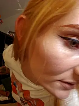 Snapshot of LessiaMia chatting on April 2026 07:59:01 PM LessiaMia online show from April 2026 07:59:01 PM