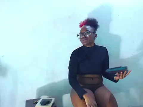 Snapshot of The_wickles_4443 chatting on January 2025 02:17:01 AM The wickles 4443 online show from January 2025 02:17:01 AM