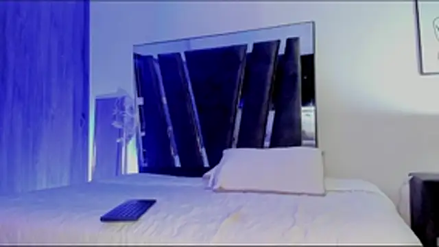 HollyEvanz online show from October 2025 12:36:02 AM