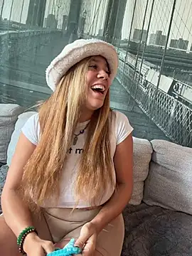 Bigbuttbrooklynn online show from February 2026 06:01:01 PM