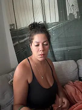Snapshot of Bigbuttbrooklynn chatting on May 2026 01:51:02 PM Bigbuttbrooklynn online show from May 2026 01:51:02 PM