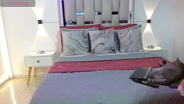 Snapshot of hellen_martin chatting on March 2026 08:04:01 PM hellen martin online show from March 2026 08:04:01 PM