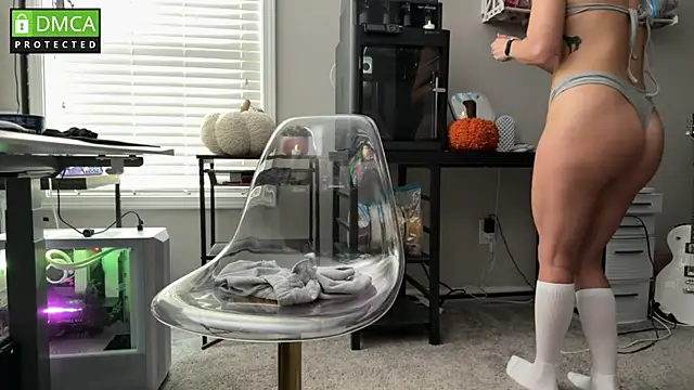 Cosmic Rose online show from November 2025 03:01:02 PM