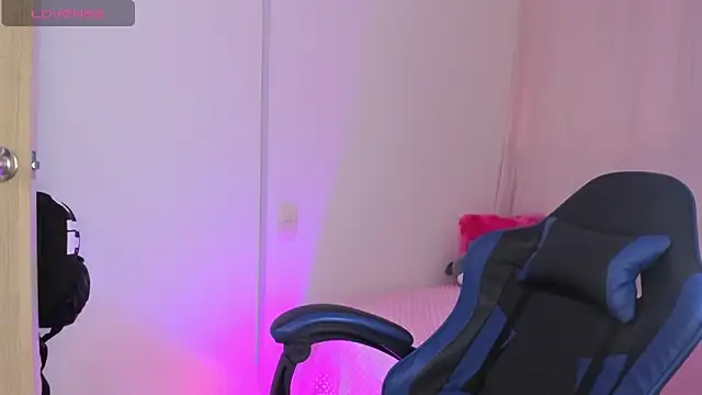 Snapshot of roseliam25 chatting on September 2025 07:48:01 PM roseliam25 online show from September 2025 07:48:01 PM