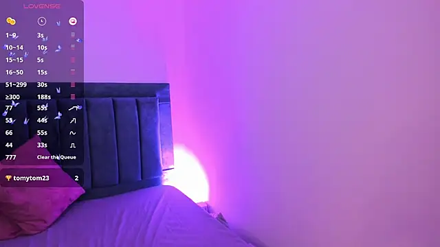 chloe sun online show from November 2025 03:17:01 AM