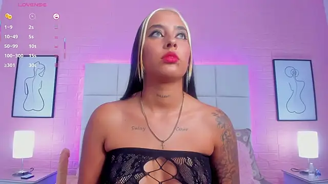 Snapshot of charlotte_kisss chatting on March 2026 06:40:02 PM charlotte kisss online show from March 2026 06:40:02 PM