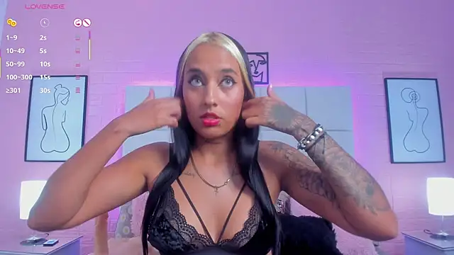 Snapshot of charlotte_kisss chatting on April 2026 06:36:02 PM charlotte kisss online show from April 2026 06:36:02 PM