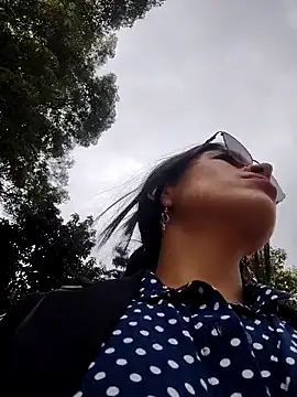 Snapshot of Astrid-- chatting on May 2026 07:44:01 PM Astrid-- online show from May 2026 07:44:01 PM