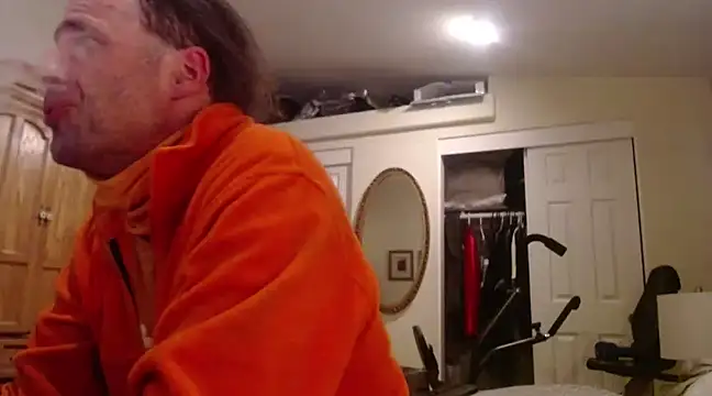 Snapshot of HandsumHungDaddy chatting on December 2024 11:38:02 AM HandsumHungDaddy online show from December 2024 11:38:02 AM