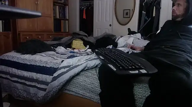 Snapshot of HandsumHungDaddy chatting on February 2025 09:05:02 PM HandsumHungDaddy online show from February 2025 09:05:02 PM