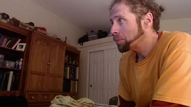 Snapshot of HandsumHungDaddy chatting on March 2025 03:01:01 AM HandsumHungDaddy online show from March 2025 03:01:01 AM