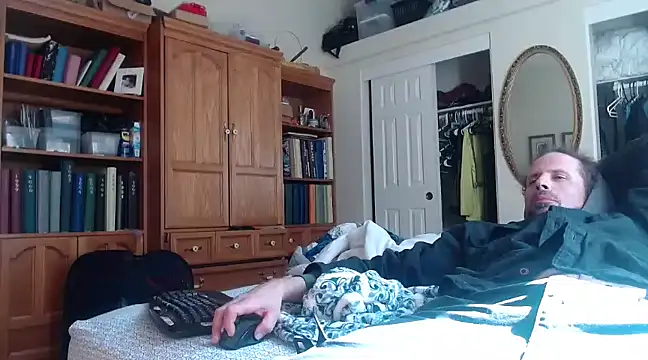 Snapshot of HandsumHungDaddy chatting on March 2025 06:11:02 PM HandsumHungDaddy online show from March 2025 06:11:02 PM