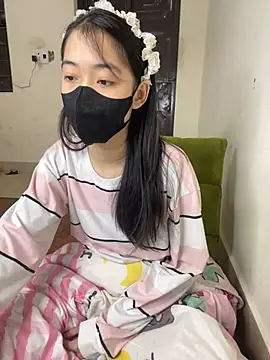 DA-EUN online show from December 2024 02:49:02 AM