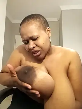 bustylisa1983 online show from September 2025 08:36:02 AM