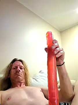 Snapshot of Travislovescum chatting on September 2025 07:35:02 AM Travislovescum online show from September 2025 07:35:02 AM