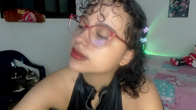 Snapshot of lou_cute chatting on January 2025 10:24:01 PM lou cute online show from January 2025 10:24:01 PM