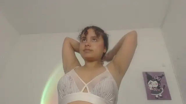 Snapshot of lou_cute chatting on February 2025 03:34:02 AM lou cute online show from February 2025 03:34:02 AM