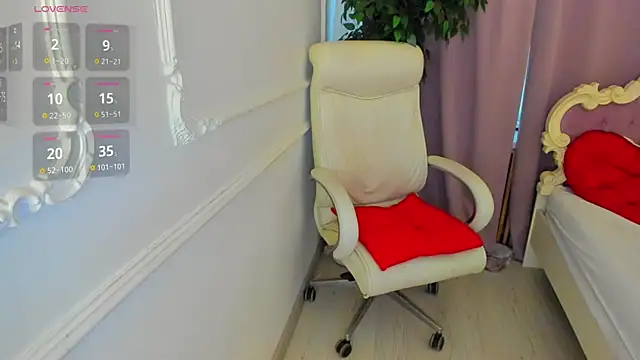 Snapshot of Lily_Marlin chatting on March 2026 07:52:02 AM Lily Marlin online show from March 2026 07:52:02 AM