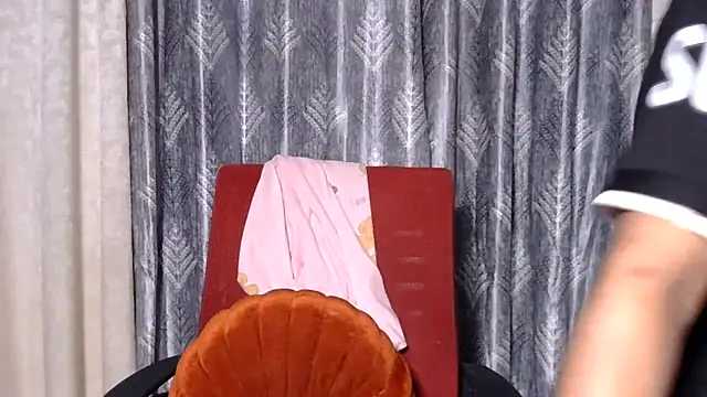 sexy-simmy online show from September 2025 11:30:02 PM