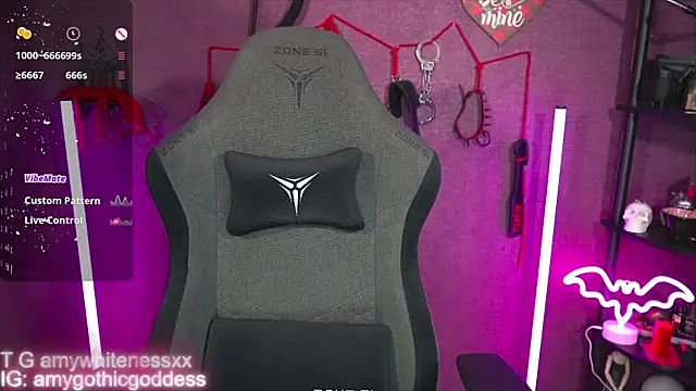 Snapshot of amywhitenessxx chatting on April 2026 03:06:01 PM amywhitenessxx online show from April 2026 03:06:01 PM