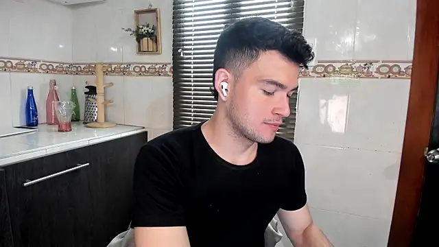 Andy-Vera online show from December 2025 01:55:02 AM