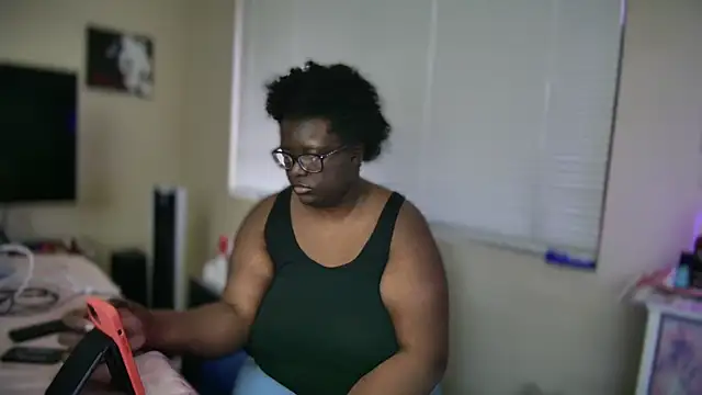 Yagurl  west online show from February 2025 12:58:02 AM