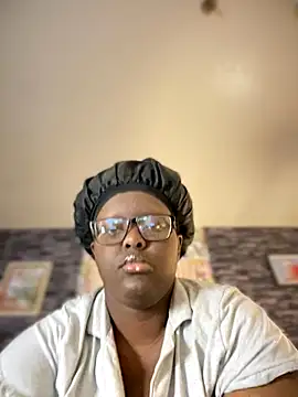 Yagurl  west online show from November 2025 01:04:02 AM