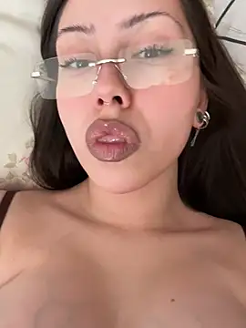 Snapshot of PennyMay chatting on April 2026 06:36:01 AM PennyMay online show from April 2026 06:36:01 AM