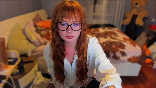 KlementinaBbG online show from September 2025 08:30:02 PM