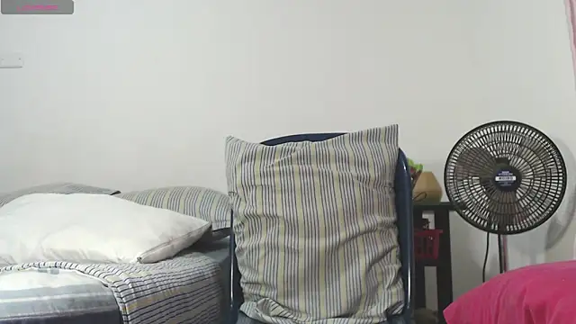 Snapshot of russthiago chatting on November 2025 01:44:02 PM russthiago online show from November 2025 01:44:02 PM