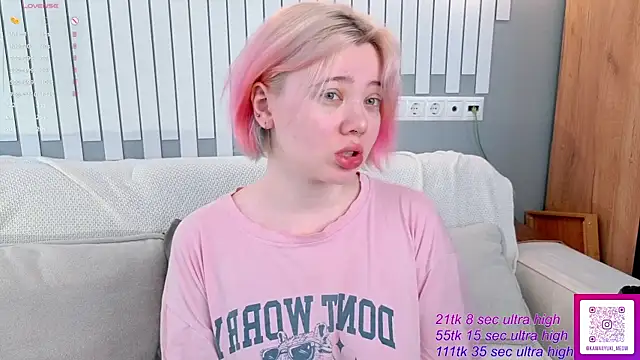 Snapshot of __KawaiiYuki__ chatting on April 2026 03:53:02 AM KawaiiYuki online show from April 2026 03:53:02 AM