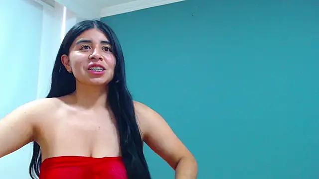 danna- roouss online show from October 2025 05:58:02 PM