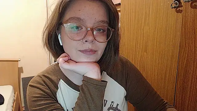 Snapshot of Chmiri_cb chatting on December 2024 05:31:02 PM Chmiri cb online show from December 2024 05:31:02 PM