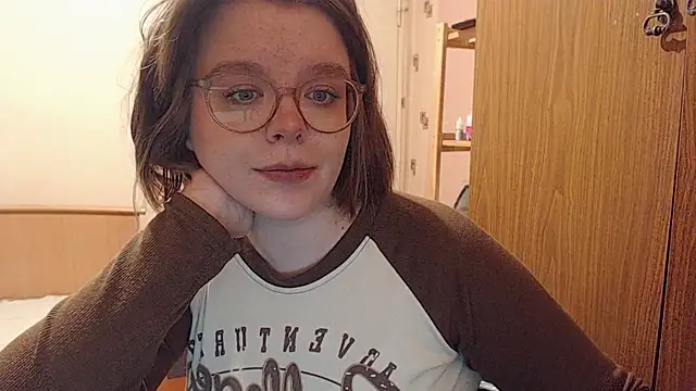 Snapshot of Chmiri_cb chatting on December 2024 01:18:02 PM Chmiri cb online show from December 2024 01:18:02 PM