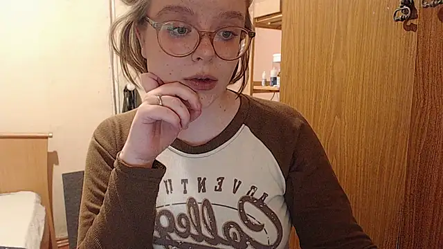 Snapshot of Chmiri_cb chatting on December 2024 06:29:01 PM Chmiri cb online show from December 2024 06:29:01 PM