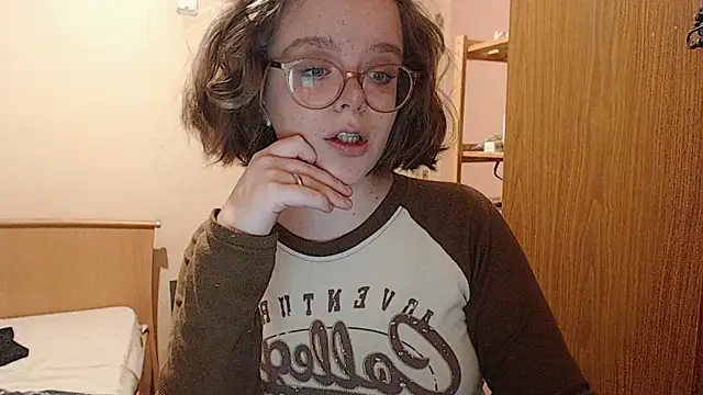 Snapshot of Chmiri_cb chatting on January 2025 05:37:02 PM Chmiri cb online show from January 2025 05:37:02 PM