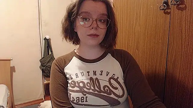 Snapshot of Chmiri_cb chatting on January 2025 03:17:02 AM Chmiri cb online show from January 2025 03:17:02 AM