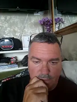 Snapshot of Tbone17 chatting on April 2026 05:19:01 AM Tbone17 online show from April 2026 05:19:01 AM