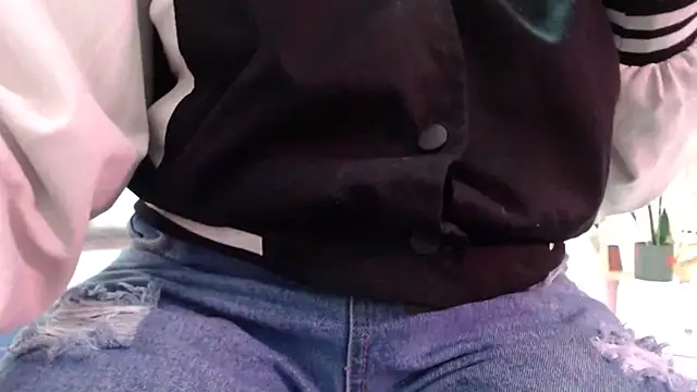 Snapshot of nadescomthxx chatting on November 2025 04:18:02 PM nadescomthxx online show from November 2025 04:18:02 PM