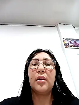 my-kitty online show from October 2025 10:21:02 PM