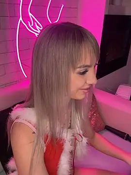 Snapshot of MiaMinx chatting on December 2024 11:17:01 PM MiaMinx online show from December 2024 11:17:01 PM